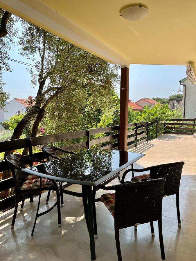 Apartmani Zora Cres Exterior foto